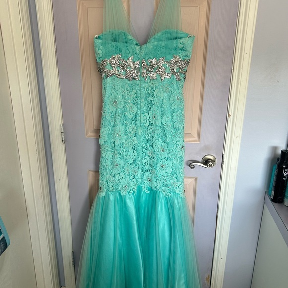 Grad dress 2015 - Picture 5 of 5